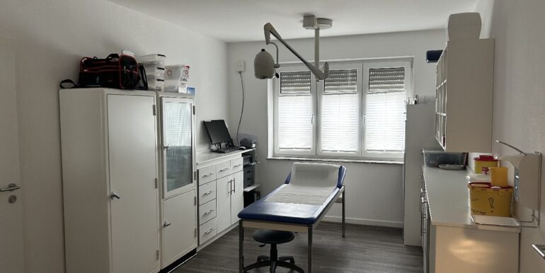 Behandlung/Büro