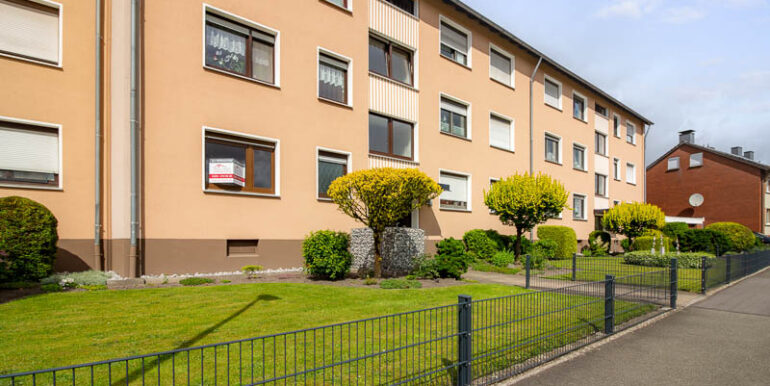 Das charmante Mehrfamilienhaus aus dem Jahr 1967 besticht durch seine zeitlose Architektur