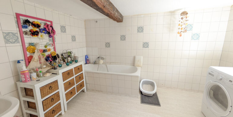 Badezimmer 1. Wohnung OG