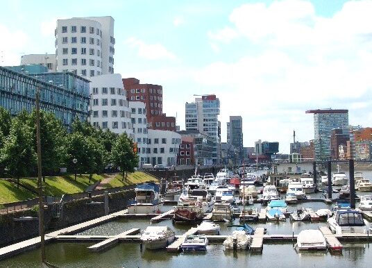 Medienhafen 10 Minuten zu Fuß