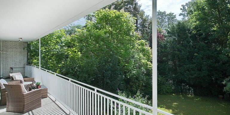 Süd-Ost-Balkon mit Grünblick