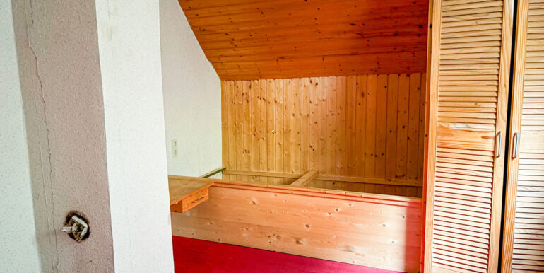 Zimmer Dachboden Altbau